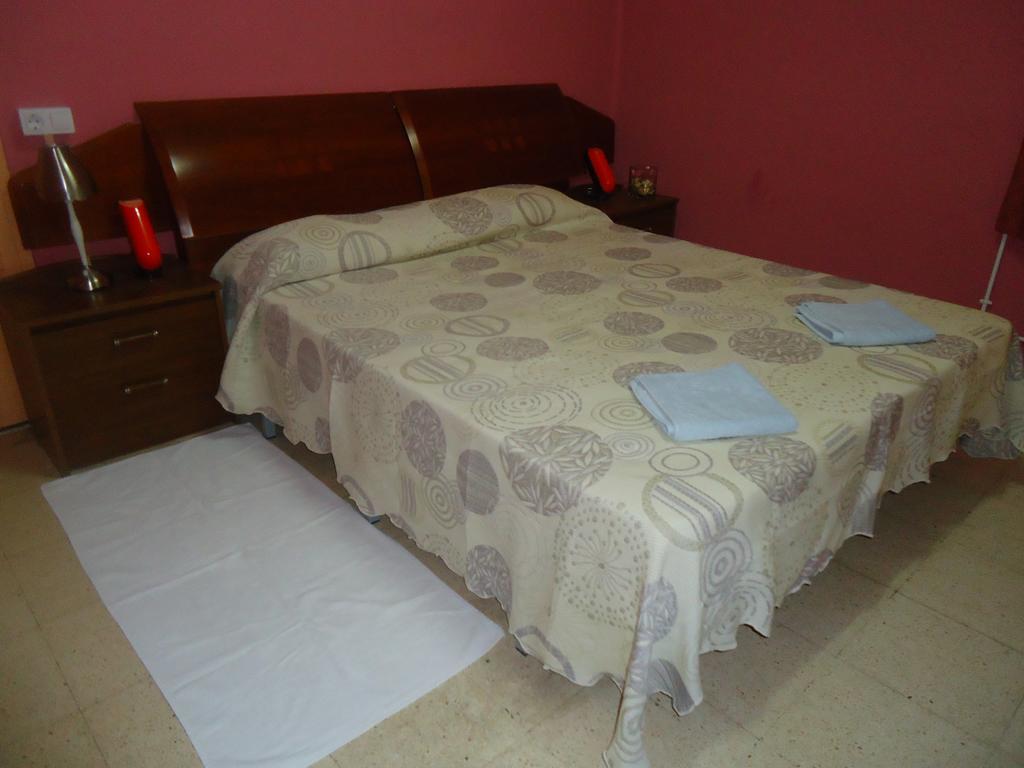 Hotel Pension Mode Лерида Екстериор снимка