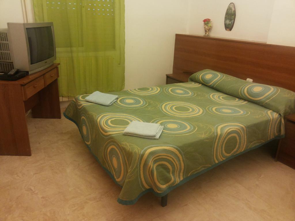 Hotel Pension Mode Лерида Екстериор снимка